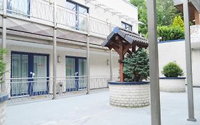 Hotel B8 Voerde